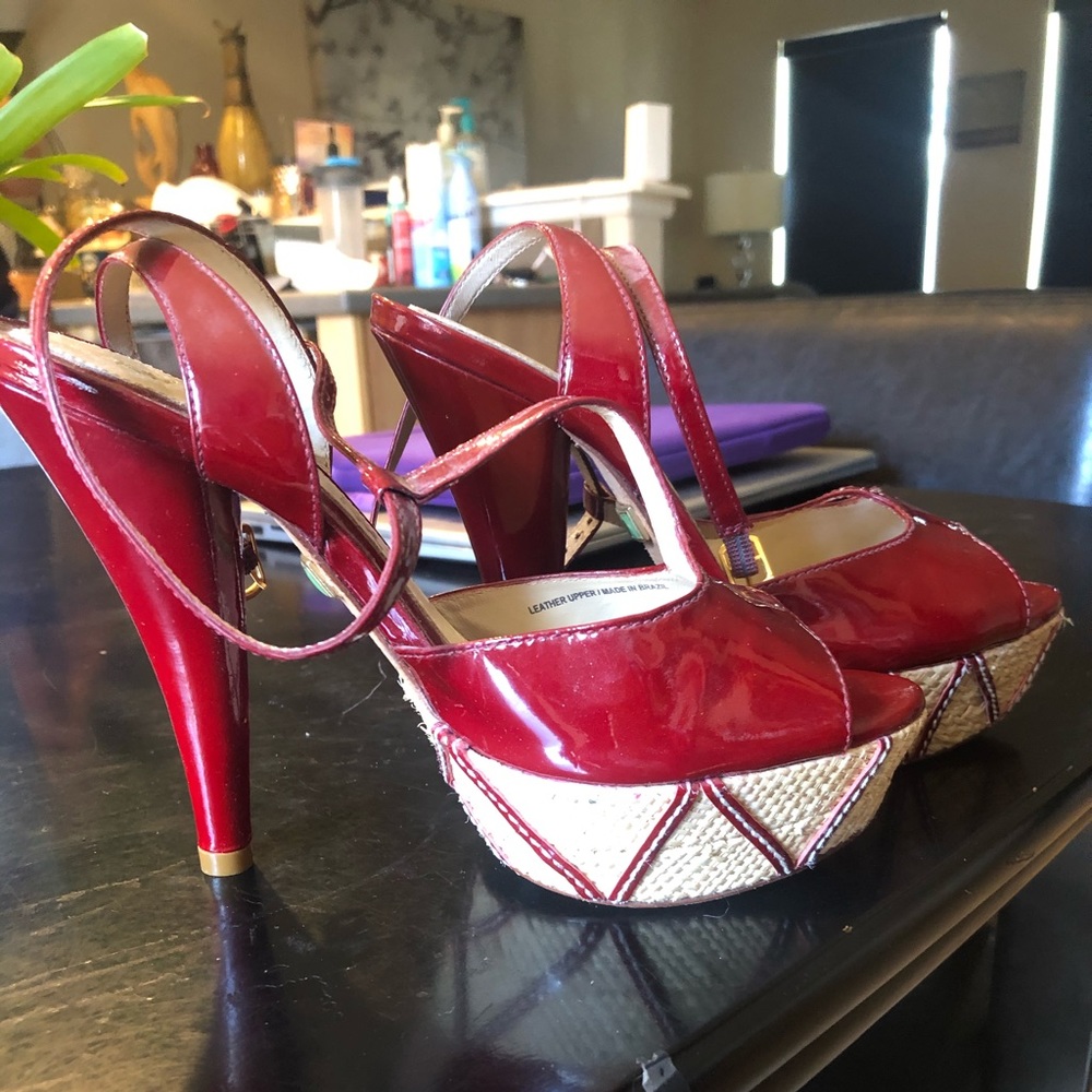 L.a.m.b. Upper red leather pumps